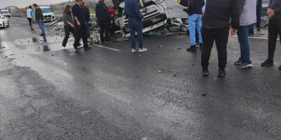 Batman – Bismil yolunda kamyon devrildi: Sürücü yaralandı