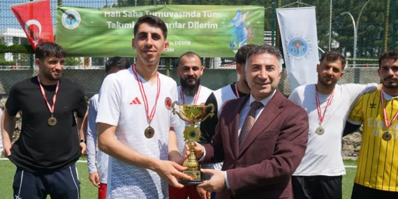 Batman Üniversitesinde Futbol Turnuvasının Şampiyonu Belli Oldu