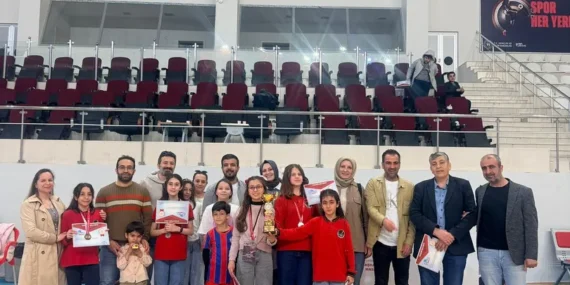 Batmanlı Öğrencilerden Satrançta Büyük Başarı