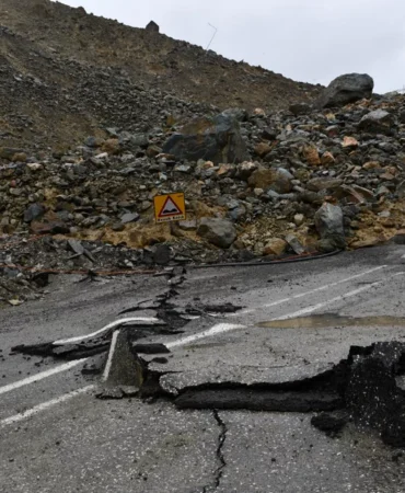hakkari-van-kara-yolu-kapakli