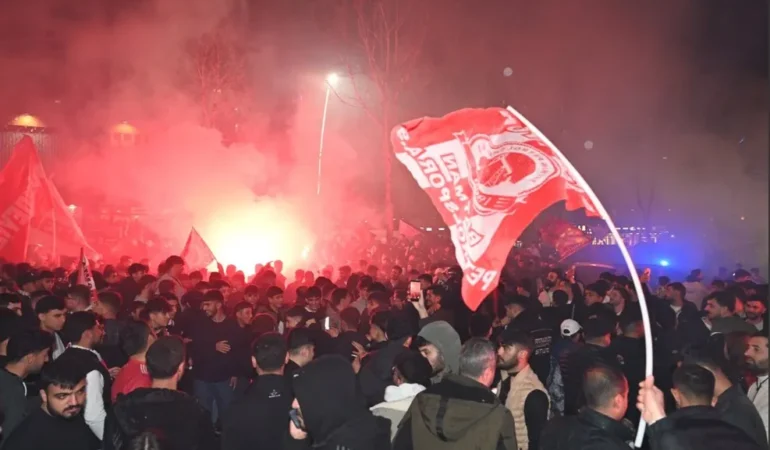 şampiyonluk seniç petroslpor 1