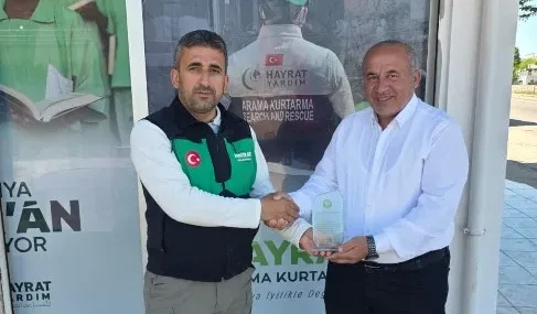 Hayrat Arama Kurtarma’ya Bağlıca (Midelbe) köyünden plaket