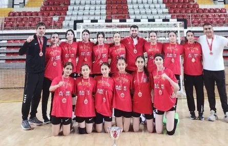1955 Belediye Spor hentbol takımı Türkiye şampiyonu!