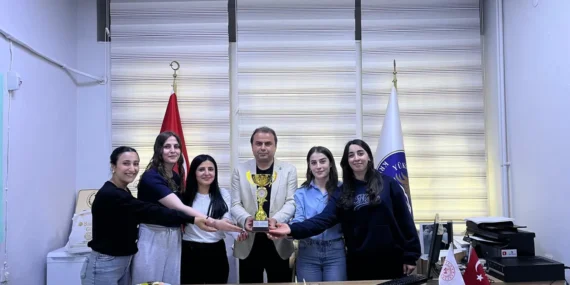 Batman – Kars’ta zirveye çıkan takım kutlandı