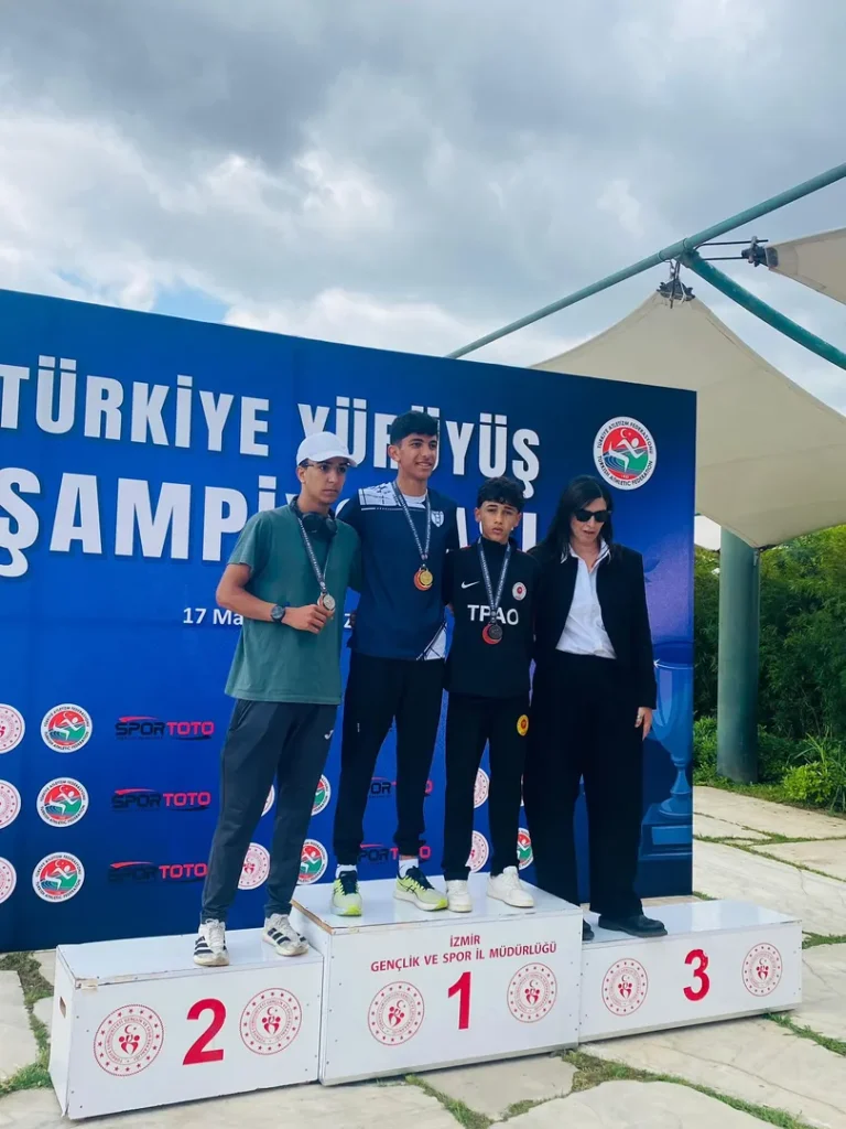 TPAO Batman Petrolspor’dan Şampiyonluk Sevinci TPAO Batman Petrolspor’dan Şampiyonluk Sevinci