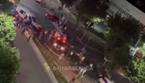 Batman’da gece yarısı kaza: Otomobil direğe çarparak durabildi