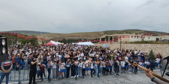 Batman – Tarihi Malabadi Köprüsü’nde ilk yaz şenliği coşkusu yaşandı