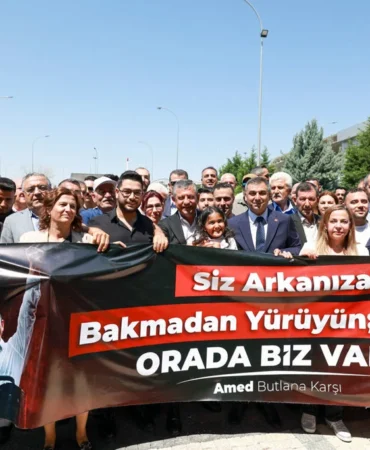 ozgur-ozel-diyarbakir-da-yurttaslardan-yogun-ilgi
