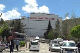 saglik-ekipleri-tarafindan-ilk-mudahalesi-yapilan-s-k-gercus-devlet-hastanesi-039-ne-828291