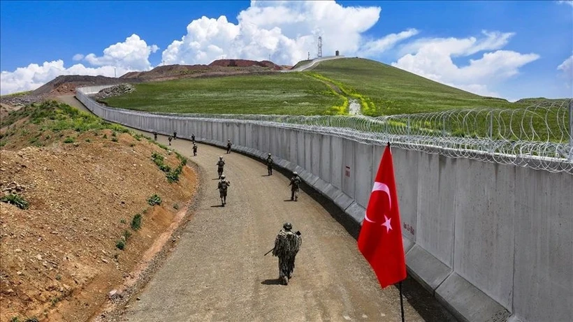 turkiye-iran-sinirinda-25-katmanli-g0ua