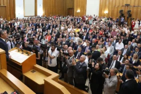 yeni-partiye-gecmesi-beklenen-vekiller-belli-oldu-1