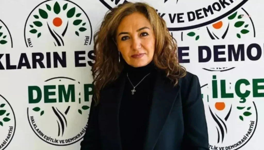 DEM Parti’den ihraç edilen Türkan Kayır AK Parti’ye geçti DEM Parti’den ihraç edilen Türkan Kayır AK Parti’ye geçti