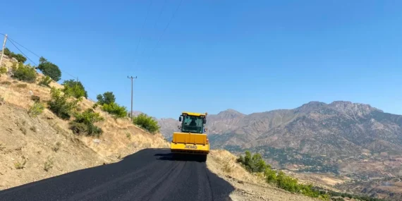 Sason’da grup köy yolunda bakım çalışmaları tamamlandı
