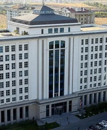 ak parti binası