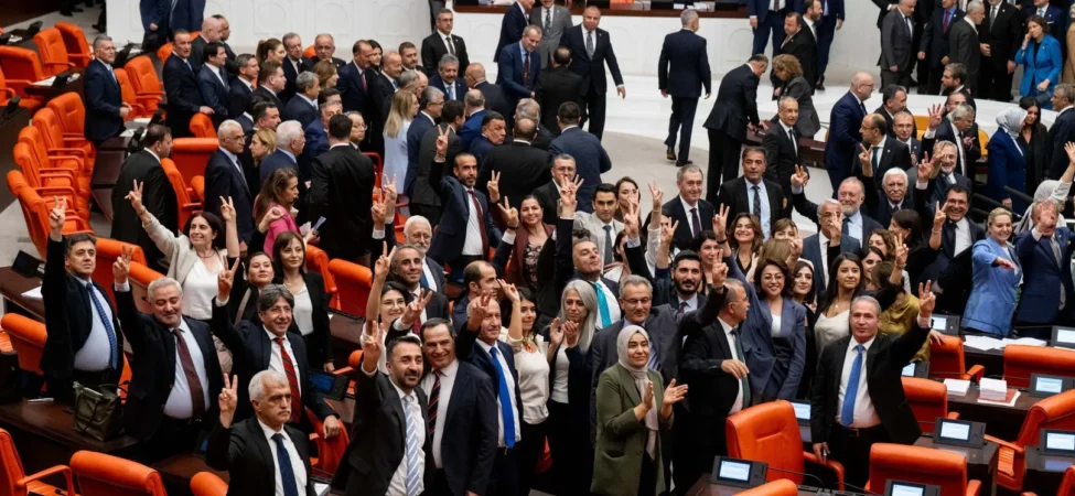 dem parti tbmm süreç zafer işaerti