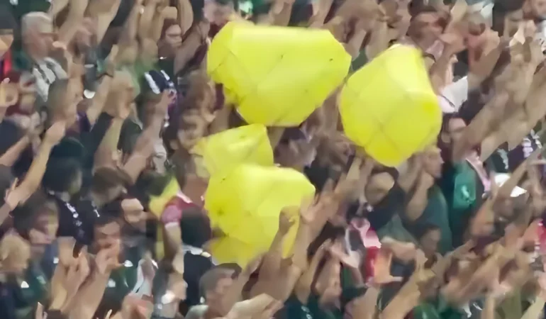 kocaelispor-tribunlerinden-amedspora-irkci-tehdit
