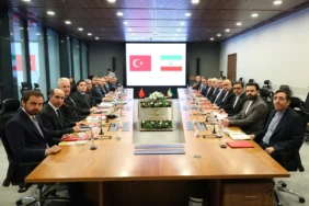 20260917091731_AA-20260916-42487005-42487003-ICISLERI_BAKANI_CIFTCI_IRANLI_MEVKIDASI_MUMINI_ILE_GORUSTU