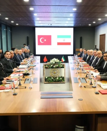 20260917091731_AA-20260916-42487005-42487003-ICISLERI_BAKANI_CIFTCI_IRANLI_MEVKIDASI_MUMINI_ILE_GORUSTU