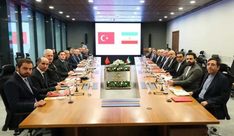 20260917091731_AA-20260916-42487005-42487003-ICISLERI_BAKANI_CIFTCI_IRANLI_MEVKIDASI_MUMINI_ILE_GORUSTU