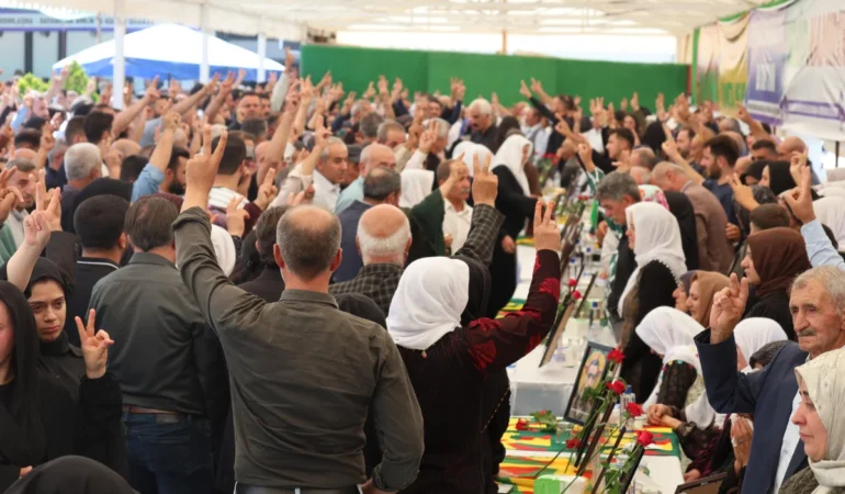 diyarbakir-da-taziyeye-katilan-10-kisi-gozaltina-alindi