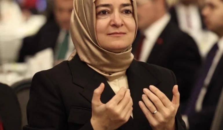 fatma betül sayan