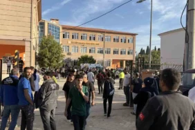 manisa-turgutlu-da-silahli-saldirida-10-ogren-2-20259601_amp
