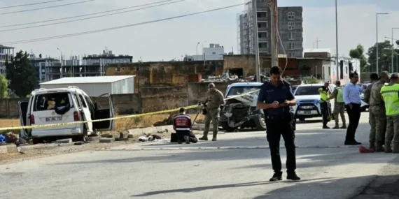 Mardin’de belediye ekiplerine araç çarptı: 1 ölü, 2 yaralı