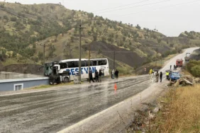 AA-20261029-42897307-42897301-SIRNAKTA_TIRLA_CARPISTIKTAN_SONRA_EVE_CARPAN_YOLCU_OTOBUSUNDEKI_15_KISI_YARALANDI-scaled