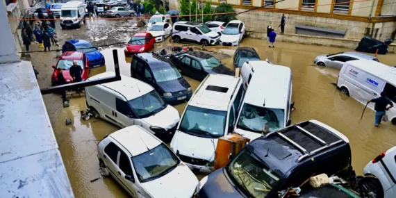 İstanbul’da can kaybı 3’e yükseldi, 4 kişi hâlâ kayıp!