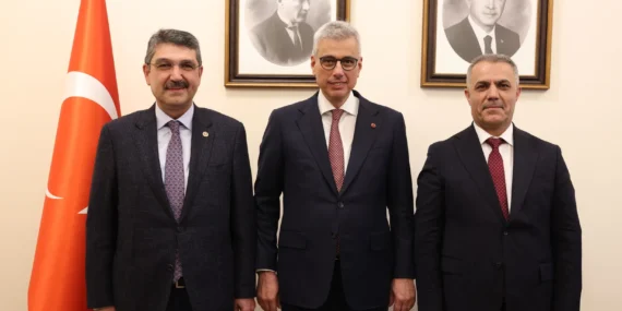 Nasıroğlu, Batman’ın sağlık yatırımlarını bakan memişoğlu ile görüştü