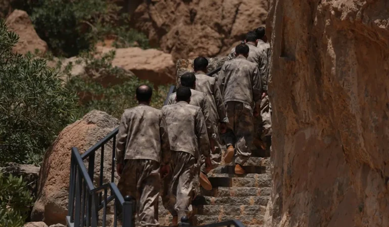 pkk silah bırakma geriye yürüyüş